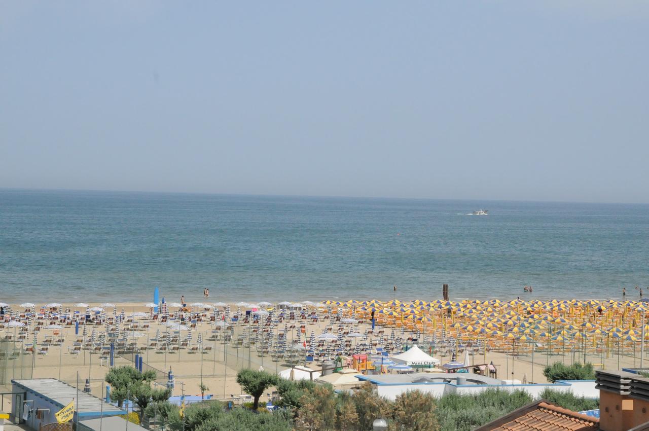 Hotel La Falena Cervia Extérieur photo